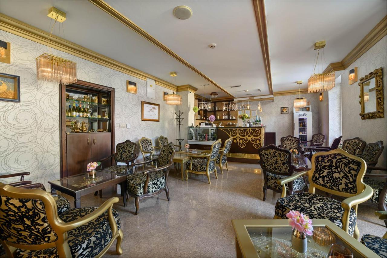Hotel Aurum Hajdúszoboszló 외부 사진