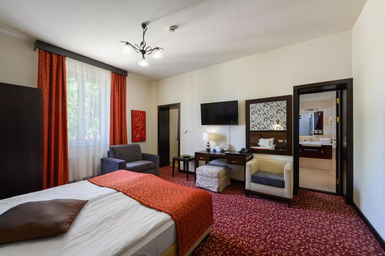 Hotel Aurum Hajdúszoboszló 외부 사진